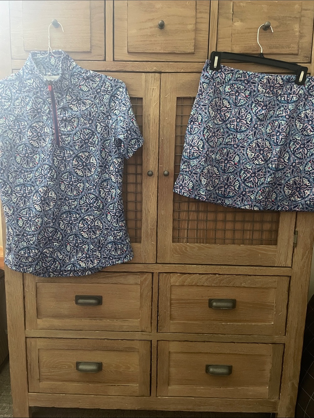Vineyard Vines woman’s Printed Blue Tile-Pattern Skort and 1/4 zip top
